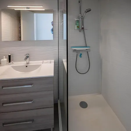 아파트 Superbe 3p Renove, Terrasse Vue Mer Et Piscine, Dernier Et. Avec Ascenseur, - Fr-1-472a-308 *
