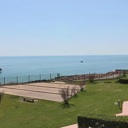Apartment Superbe 3p Renove, Terrasse Vue Mer Et Piscine, Dernier Et. Avec Ascenseur, - Fr-1-472a-308